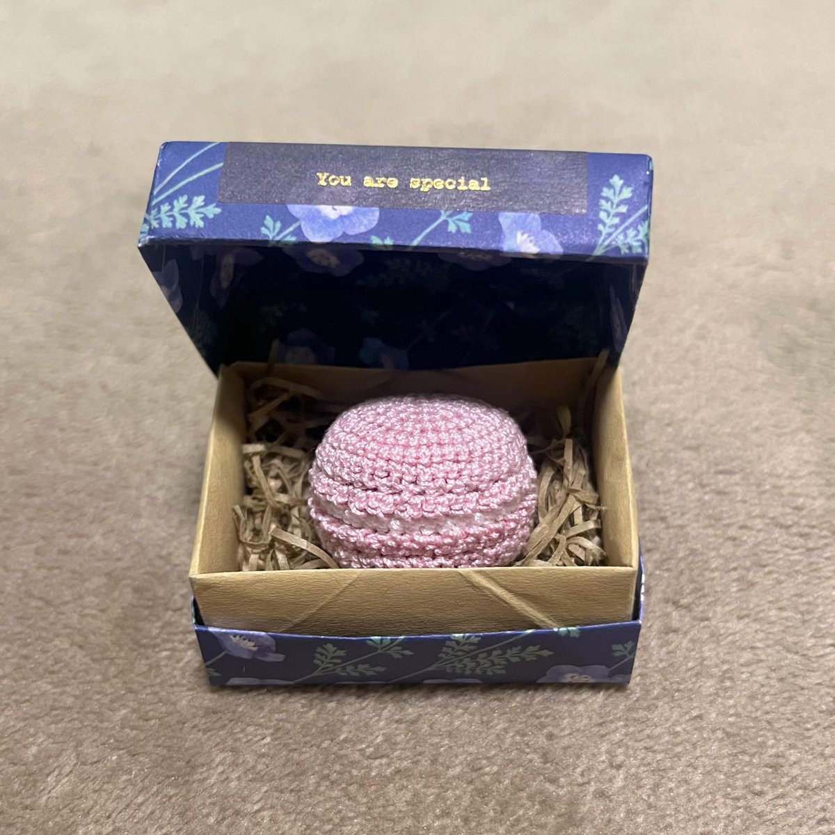 ハンドメイド❣️いちご畑❣️編みぐるみいちご、デコパージュリメ