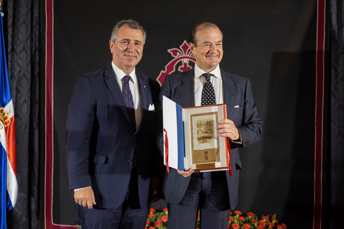 RCLabradores's tweet photo. 📸 XVI PREGÓN DE SEMANA SANTA 

Un emotivo acto que tuvo como protagonista a nuestro vocal de cultura, D. Ignacio Trujillo Berraquero. Este magno evento tuvo como presentador a D. Lutgardo García #cultura 🔴🔵 #ViveRCL https://t.co/fUjsEqZLLQ