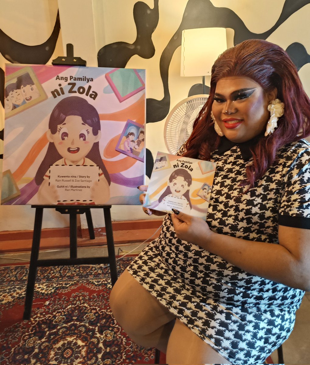 getsalmonella's tweet photo. It's my dream to read a Children's book in public spaces! The teacher in me is soooo happy I get to marry the things I love and am passionate about - teaching and doing drag!

Thank you @bumuhoska and Lahat ng Bata Org for this opportunity! 💕💕💕 https://t.co/j82dtFWudm