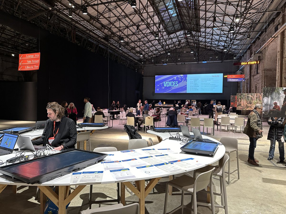 odg_toscana's tweet photo. Digitale, Intelligenza artificiale ma anche elezioni europee e futuro del giornalismo: tanti i temi affrontati nella 3 giorni di @Voices_Fest

L'appuntament si chiude oggi alla Stazione Leopolda di Firenze.

L'ingresso è libero
Tutte le info👇
https://t.co/dy61MScaCc

@EUI_EU https://t.co/cSxld2yoMr