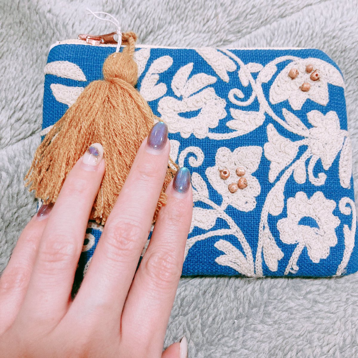 okaaatsu's tweet photo. あまりにも嬉しくて🥹

@_sakuril が何でもない日に贈り物🎁
送ってくれた…いつもやり取りして、引っ越したばかりで大変だろうに雑貨屋で見つけて似合いそうなんて嬉しい🥺

動機が…🤍そんなシンガー同期のマイメン！

開けたらサプライズもありがとううう🥹
何より手紙が嬉しかったっす✉️(秘密 https://t.co/e6C3q461W4