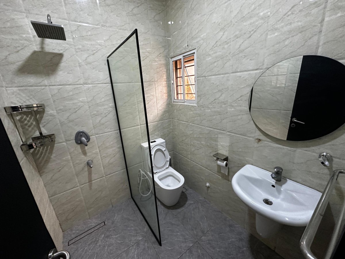 hackSultan's tweet photo. You can stay in my Airbnb for FREE for 24 hours.  Lekki phase 1.  

Solid + double gated estate, no flooding and very quiet small estate.  Equipped with gym, washing machine, 24/7 electricity + internet, daily cleaning, big kitchen, 24/7 security.  It’s a one bedroom with 2 toilets and a bathroom. Super clean water system.    It has a fridge and microwave and everything hotels won’t give you…..

Cheap price at 55k/night and if you’re staying for a long duration, you get a FREE extra day or a discount. 

DM @talktomercy for all bookings.