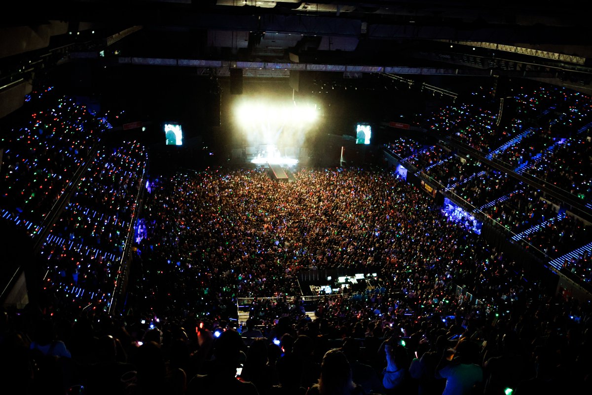 Movistar Arena España tweet media