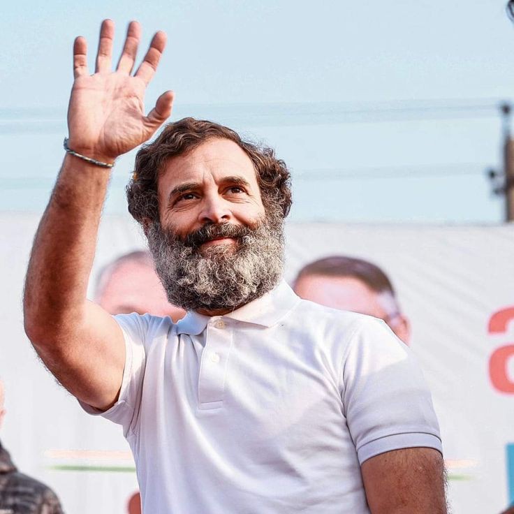 u9jaat's tweet photo. First And Last Biggest Poll ‼️

Kaun jeetega Sach batana #LokasabhaElection2024?

Like for #NarendraModi 
RT for #RahulGandhi

#ElectionCommission #ElectionDate
#ElectionSchedule

Narendra Modi                   Rahul Gandhi

     Like♥️                               RT https://t.co/8CWmgu87fX