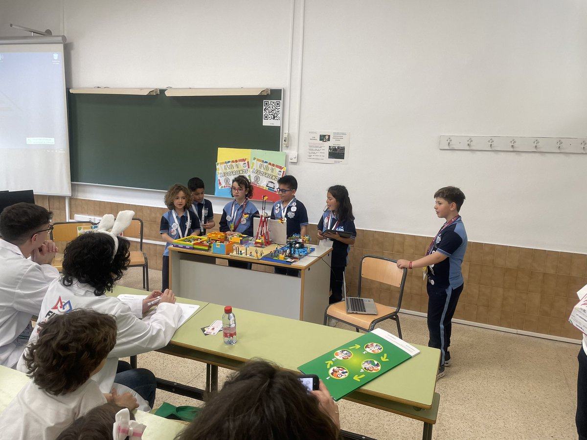 ceipgonzalo's tweet photo. Nuestros dos equipos ya han participado en la #FLLExplore en #FLLSpainGRANFINAL en @UA_Universidad y lo han hecho fenomenal ¡Vaya cantera que tenemos! 🙌🙌🙌 https://t.co/RhaocINQq6