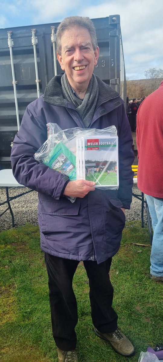 Don't forget to go and see @CollinsWFM and pick up your copy of the Welsh Football Magazine and the Football Gazetter of Wales! He's here all weekend!