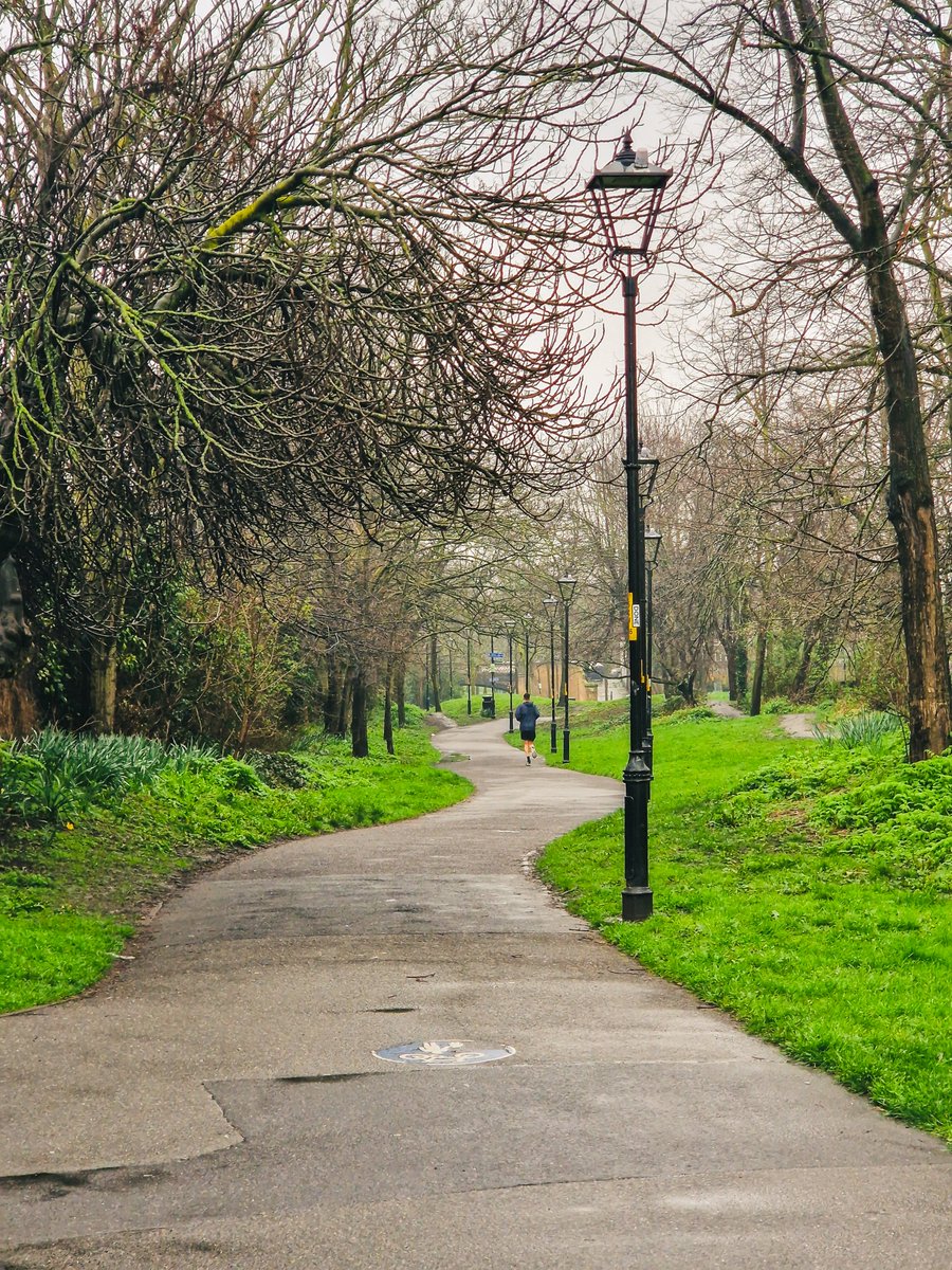 I thoroughly enjoyed exploring the south of the river and walking the Surrey Canal Walk. Will definitely head back there to learn the history of the old Surrey Canal and explore parts of Peckhan and Burgess Park. #GreenLinkWalk #SurreyCanalWalk #LondonHiking