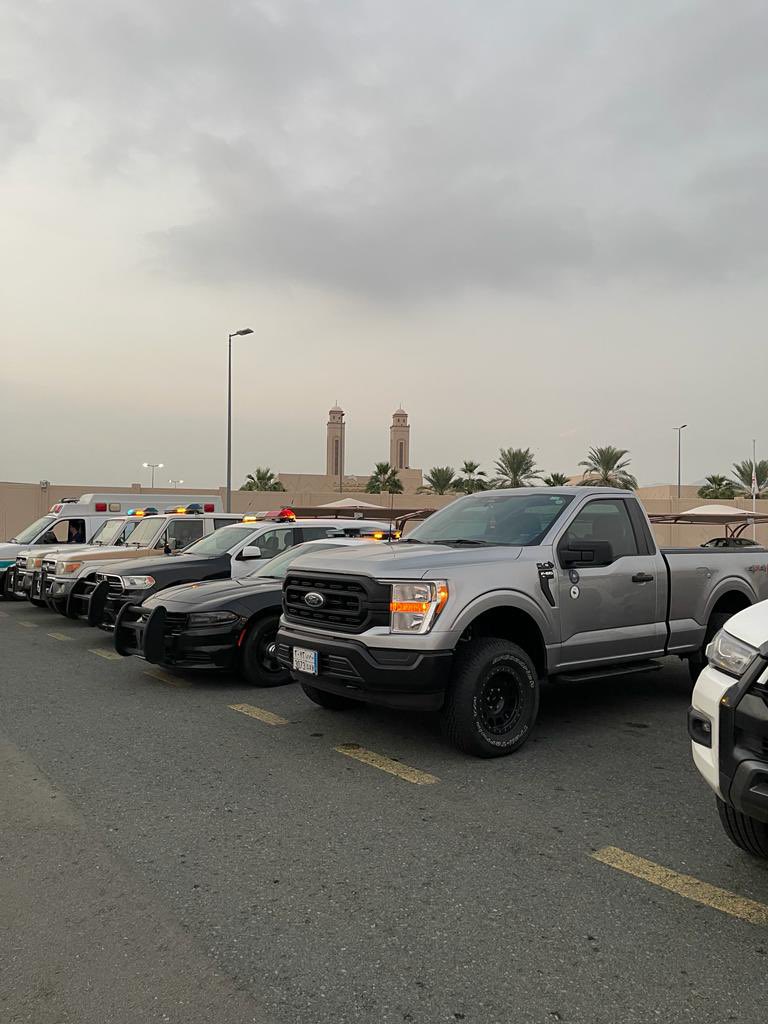 SahirSos's tweet photo. استدعاء فريق ساهر للبحث والانقاذ لمساندة فرق الدفاع المدني بالعاصمة المقدسة للحالة المطرية يوم2023/12/27 https://t.co/k4n0154G24