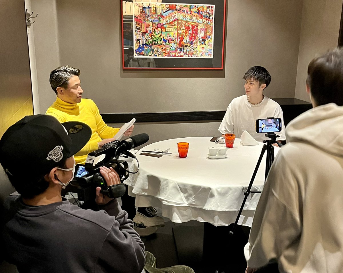 k1wgp_pr's tweet photo. 【メディア情報】
🥊#玖村将史（ @k3bmss ）
#魔裟斗 さんと対談しました。
是非ご覧ください👋

📱👉 https://t.co/bTrj4ua75O

🌏K-1 WORLD MAX🌏出場
🗓️3/20（水・祝）代々木第一体育館
ℹ️ https://t.co/w0i6XZB9Qk

#k1wgp #k1max #K1vsRISE https://t.co/NFM5n66ccK