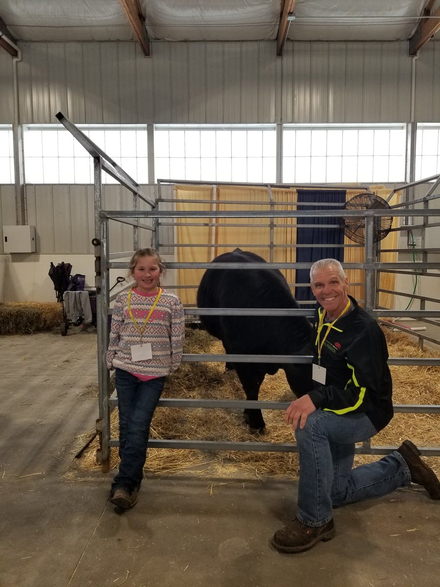 pioneerproud95's tweet photo. We had a Fun week with the @WillCoFarmBurea Talking to 4th graders in the Ag in the Classroom program about beef production. The best was kindergartener, Emerson, talking with me about her heifer. Such a smart young girl!! https://t.co/C9ppcR525O