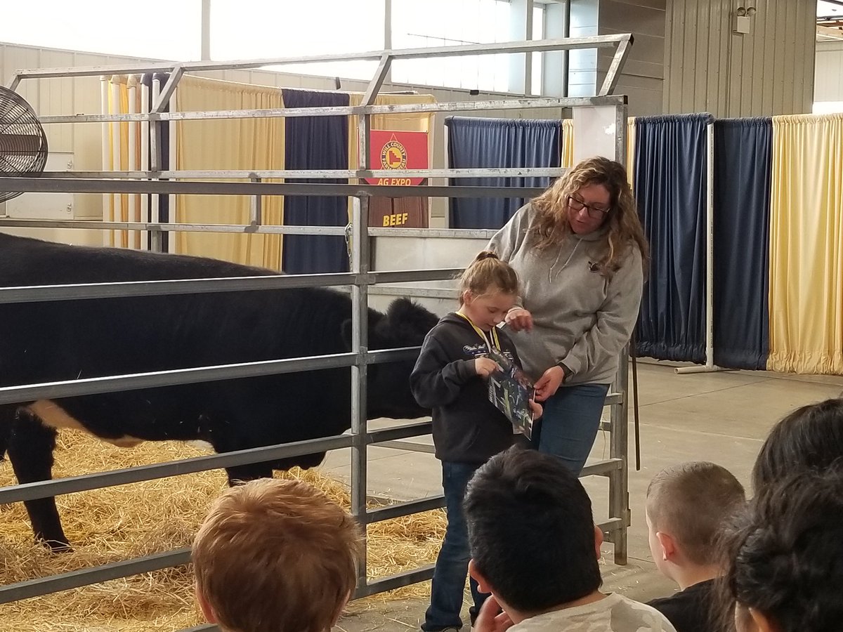 pioneerproud95's tweet photo. We had a Fun week with the @WillCoFarmBurea Talking to 4th graders in the Ag in the Classroom program about beef production. The best was kindergartener, Emerson, talking with me about her heifer. Such a smart young girl!! https://t.co/C9ppcR525O