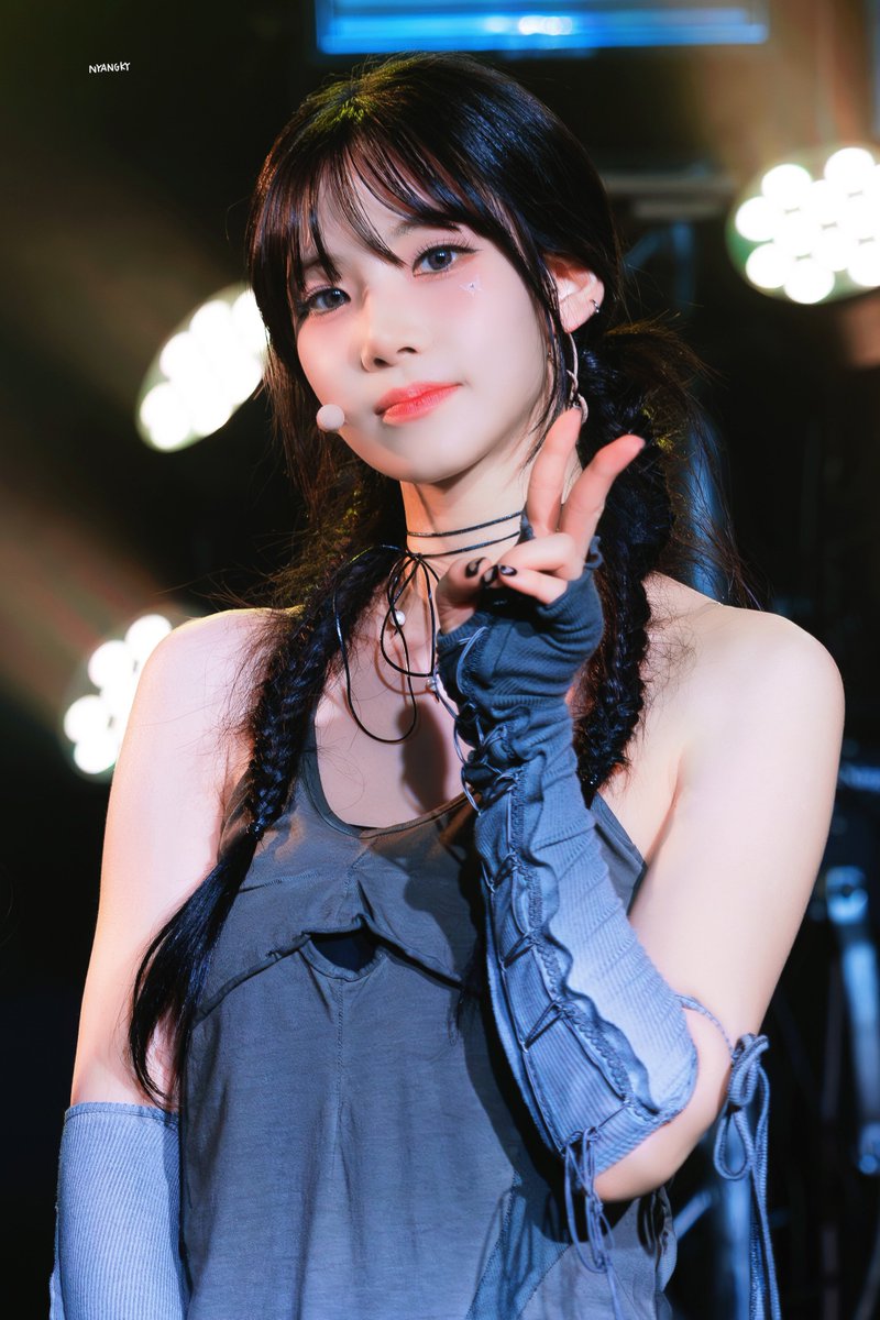 231223

#트리플에스 #tripleS #トリプルS
#EVOLution #에볼루션 #Authentic 
#김나경 #나경 #NAKYOUNG