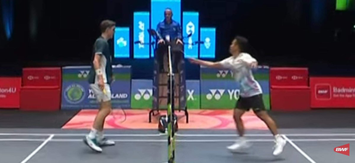 Anyone else surprised by the reaction from Victor (which the commentators made no reference to)

@YonexAllEngland #AllOfBadminton @ViktorAxelsen #YAE24 #Badminton @BadmintonEnglnd @steenschleicher