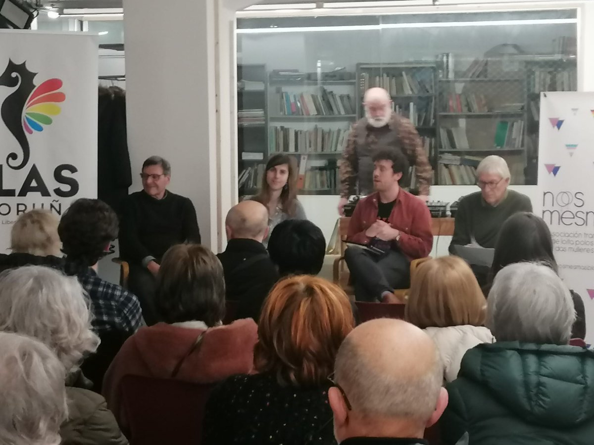 juanluisrecio's tweet photo. La presentación en @riolagares #Vigo del poemario #Compostela por detrás con @alasacoruna, @Nosmesmas y #TransformaEditores dio mucho de sí, con análisis y contenidos de interés que iremos contando por aquí... #libros #poesía #LGTBQ #música #pop #DJM4RT1N #Cultura #compostelapd https://t.co/3zPo3DOheK