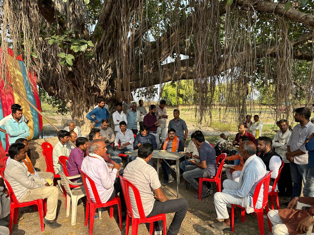 nsp2106's tweet photo. उदयपुरा विधानसभा क्षेत्र की ग्राम पंचायत चिखली टोला में भूमिपूजन कार्यक्रम में सम्मलित हुआ.
#narendrashivaji_bjp https://t.co/43KPVm2ChA