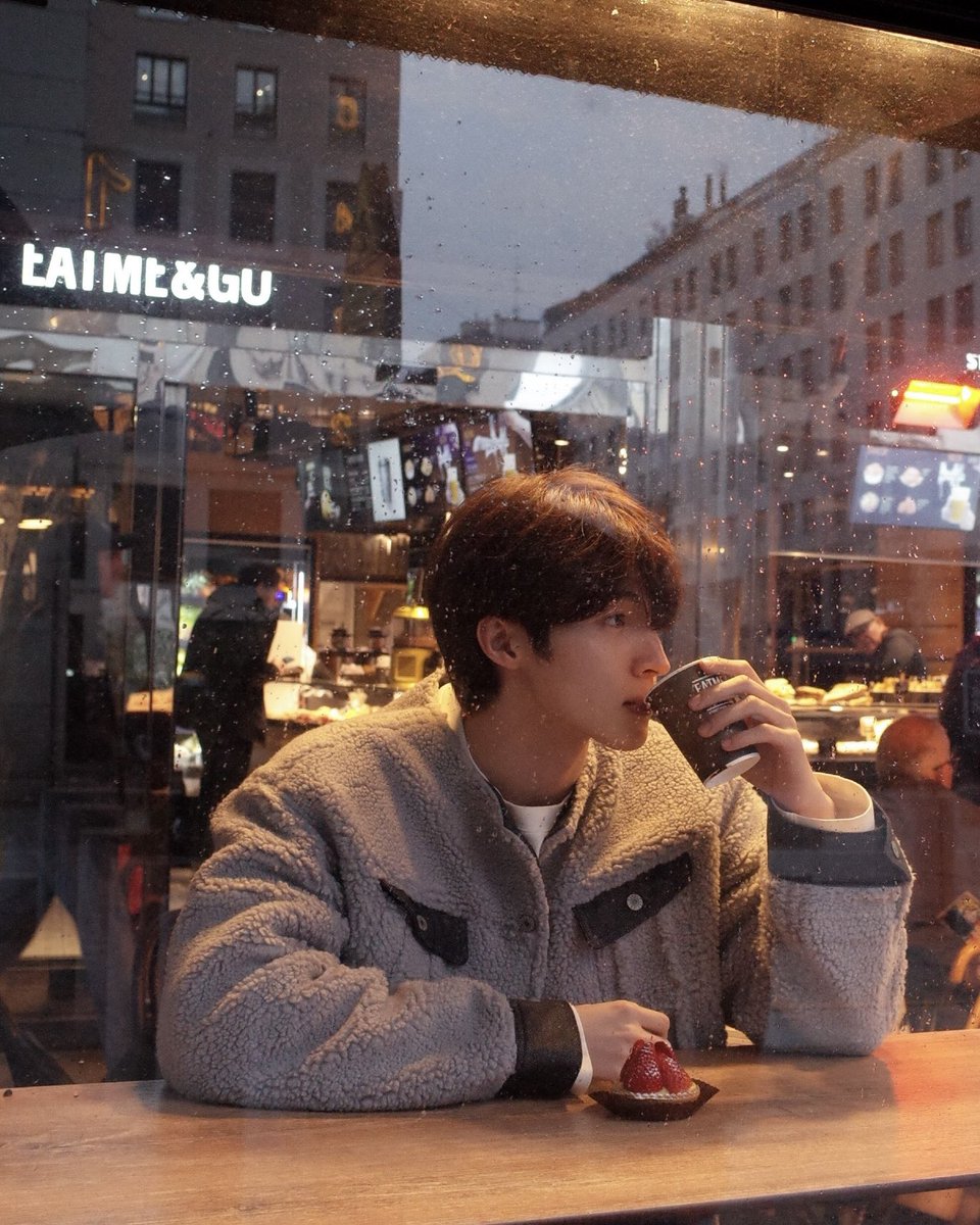 bluepongtiwat_'s tweet photo. Thank you for all the birthday wishes. 🥳💙 #HBDBLUE24th https://t.co/ZMW9bK4IxF