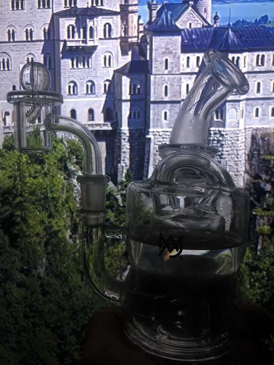 GamesWithSnakes's tweet photo. During today's 12 Hour Stream (Starting 7 AM CST) I'll be hosting giveaways every 3 hours for free @MJArsenal420 glass! Winners will be able to pick ANY ITEM OF THEIR CHOICE. 🏆

Like no joke, you don't want to miss these giveaways. #freeGlass #freeMJArsenal #MJA #mjarsenal https://t.co/cqd7BHkKs4