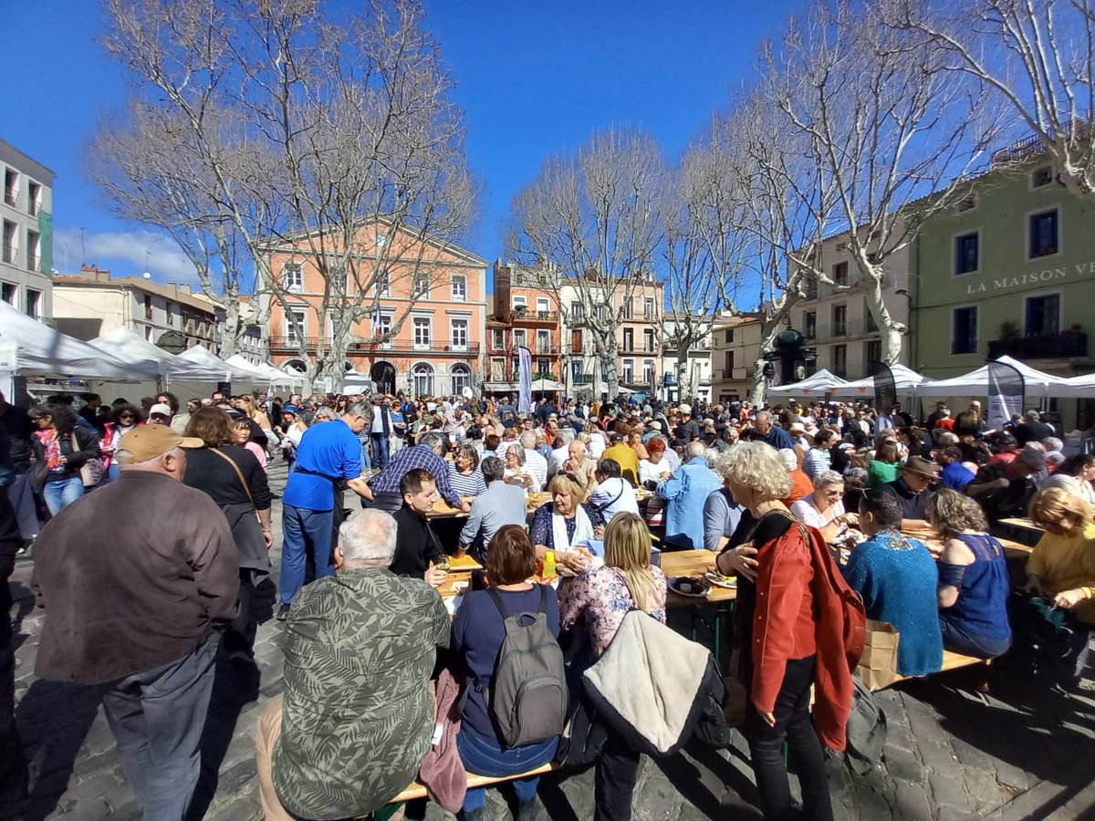 Sete_agglo_med's tweet photo. L'#Oursinade de Thau se poursuit ce samedi à #SÚte (Place Léon Blum, Rue de Gambetta, rue de Strasbourg). On vous attend jusqu'à 22h. Vous venez ? Plus d'info sur https://t.co/yZEhHGXVUT #terroir #vins https://t.co/kXA7LJKifN