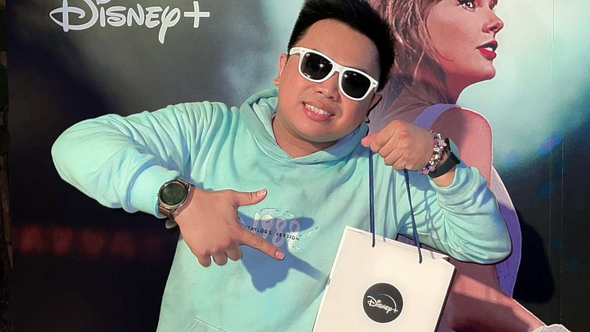 EmmSanFelipe06's tweet image. We never go out of style… Take me home! ✨

The Eras Tour (Taylor’s Version) is now available on Disney Plus! 💙✨

Thank you, @taylornationphl &amp;amp; @disneyplusph for inviting ME!

#TNPHWatchParty
#DisneyPlusPH
#TheErasTourTVOnDisneyPlusPH
#TSTheErasTourTaylorsVersion #TaylorSwift