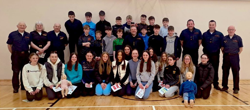civildmayo's tweet photo. Our Team visited @Foroige #Turlough 2nd year group last evening and provided an information session on:
#WaterSafety
#CitizenCPR
#Choking
#Calling999or112
Great interaction with the group👏
#VolunteerWork #CommunityEngagement https://t.co/qcx4hDZOUT