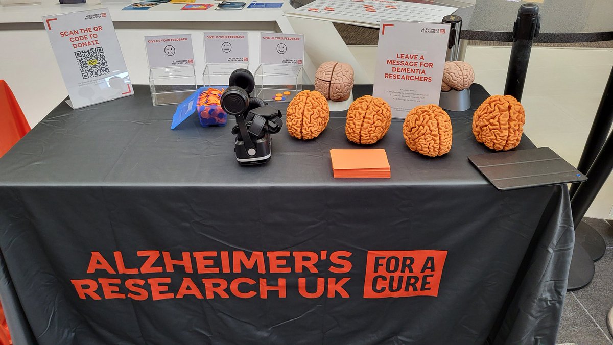 Come find us at the Central Library in Liverpool to learn more about dementia! We have games & activities for all ages from little ones to adults 🧠🎲 Here until 4.30 #publicengagement #dementia @ARUKscientist @ComorbidCath @AlzResearchUK