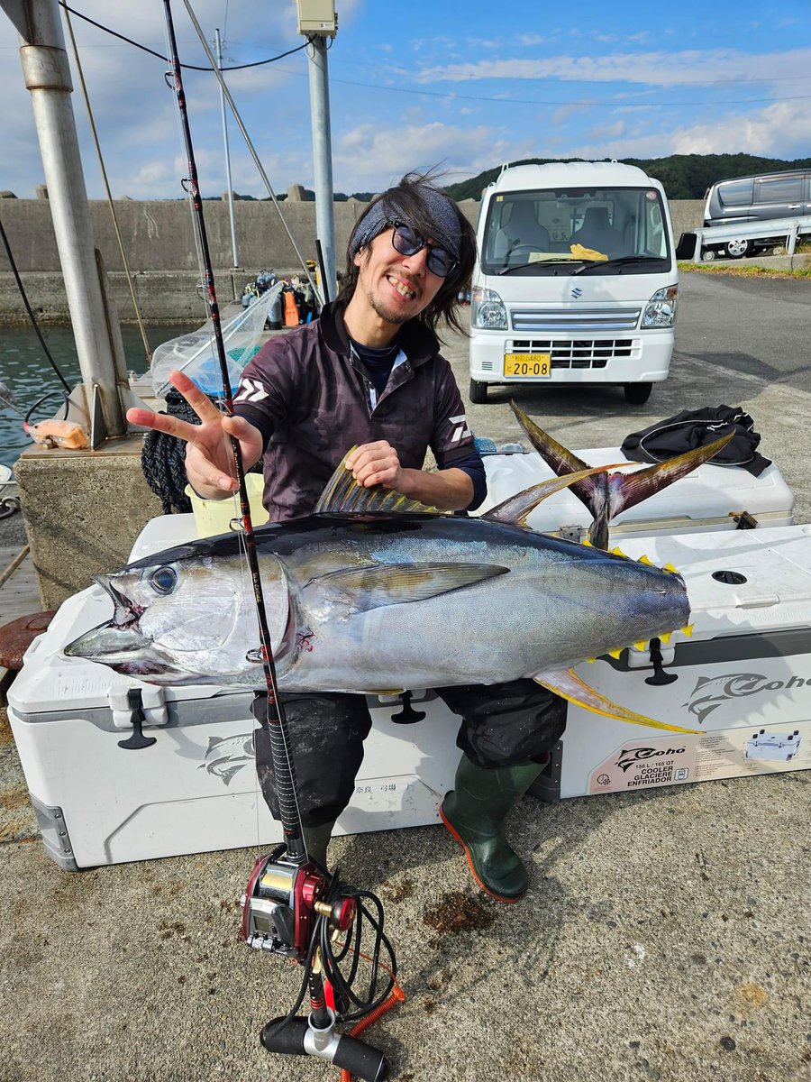 rh3fx's tweet photo. @HoTaRuANaRu あ、マグロ持って待ってるわ🤣 https://t.co/6fRWMyYY13