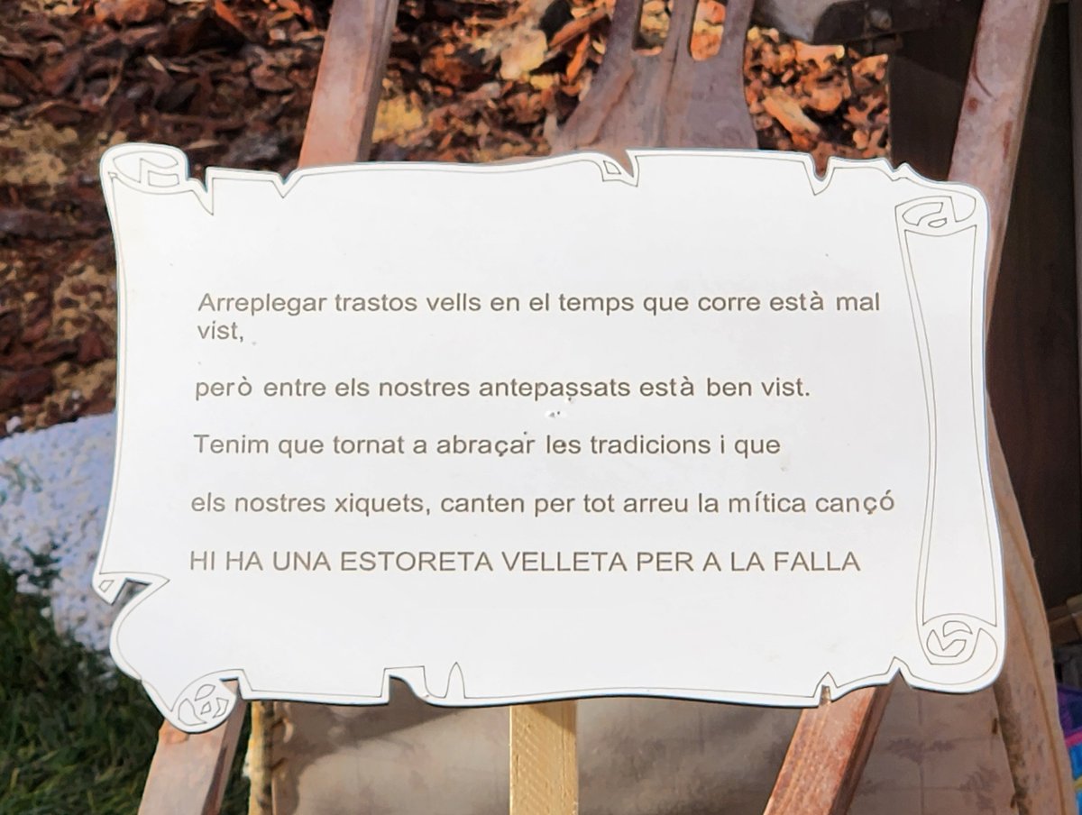 allusans's tweet image. La tradición nos conecta con tiempos de comunidad y creatividad en Valencia. Pero ¿Cómo reconciliar esto con unas fallas que representan el consumismo y la contaminación, especialmente siendo la capital verde europea? #medioambiente #REPENSARLASFALLAS @ValenciaVerde #Reflexiones