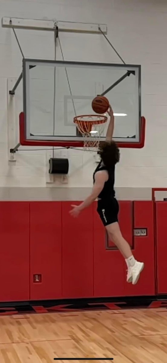 keller_friese's tweet photo. When you can’t palm a basketball, you throw filth instead #dunkfail #baseballplayersdunking #curveballs #pitching #baseball https://t.co/99HaGriE4X