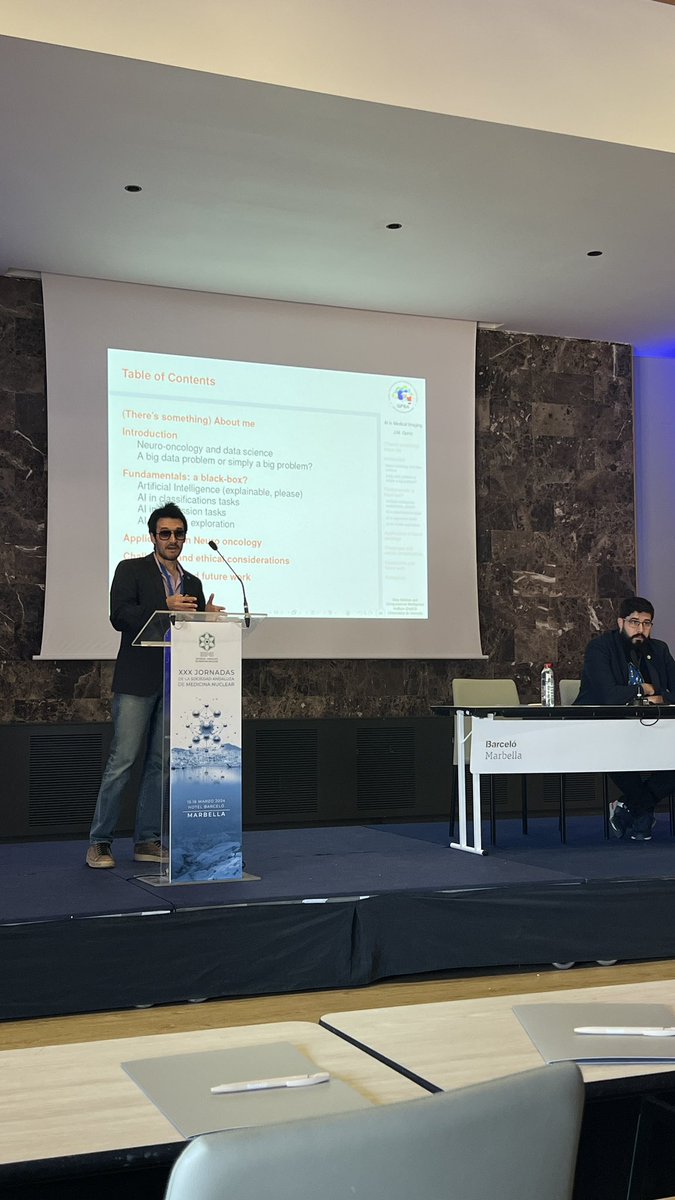 Y finalizamos las #xxxjornadassamn con la mesa de Inteligencia Artificial con la presencia de la ingeniera informática Ester Rodríguez y el Prof. Juan Manuel Górriz
<a href="/SEMNIMoficial/">SEMNIM</a>