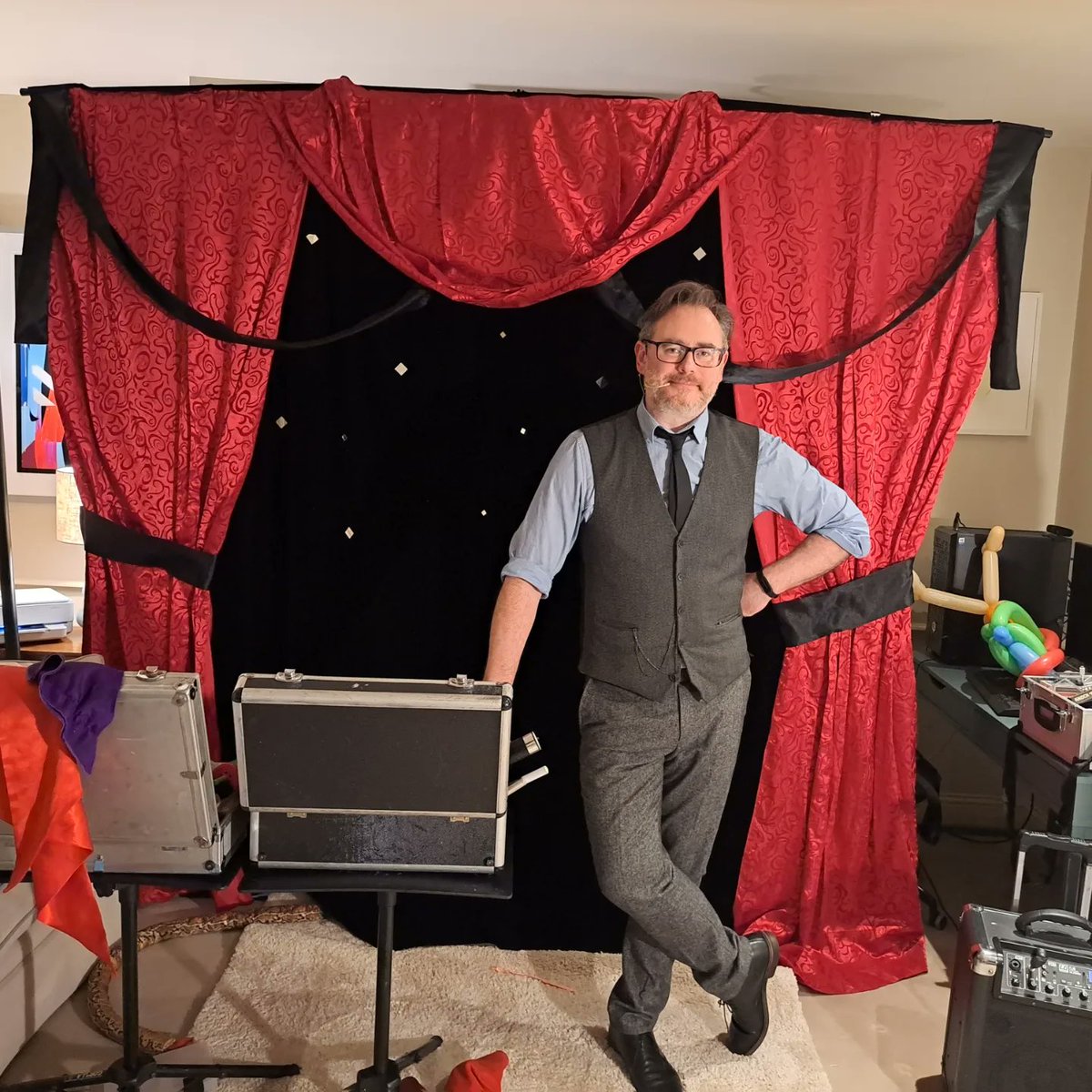 Simonmagic1's tweet image. It took me ten mins to uncross my legs after this photo