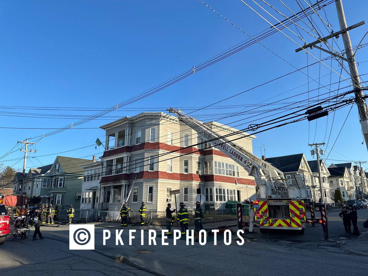 pkerriganpk's tweet image. Lowell Ma 1st alarm Lakeview Ave