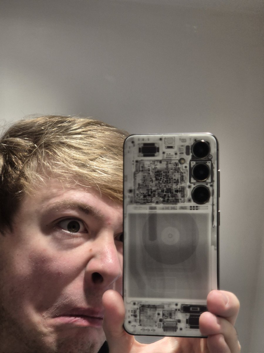 hey @dbrand thanks for the new skin it sucks only because you made it otherwise its pretty cool I guess