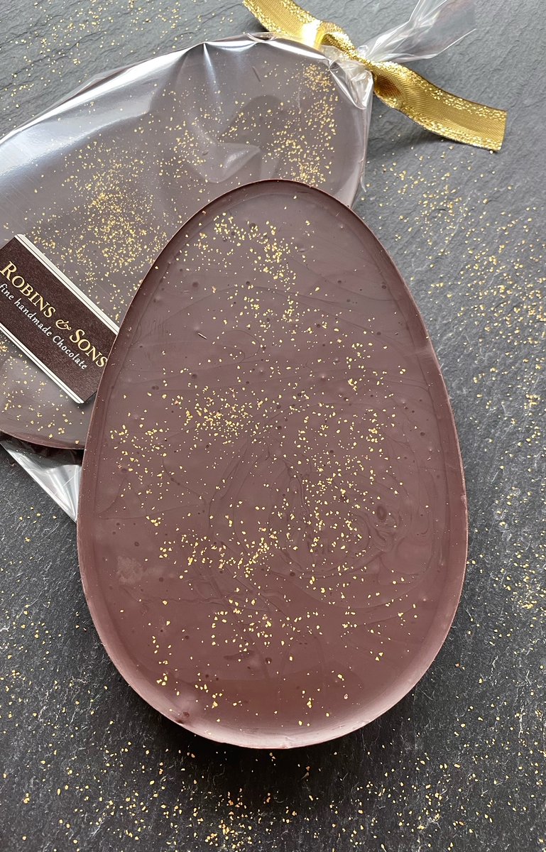 RobinsandSons's tweet photo. Our 'PURIST' Easter egg contains single origin Ugandan 80% dark chocolate decorated with a flavourless edible gold glitter, so the flavour rich cocoa tones can be enjoyed, uninterrupted. £6.99. UK Delivery available.
https://t.co/g9UwhuY3W8
#darkeastereggs #chocolateconnoisseur https://t.co/TxR8fgMvG0