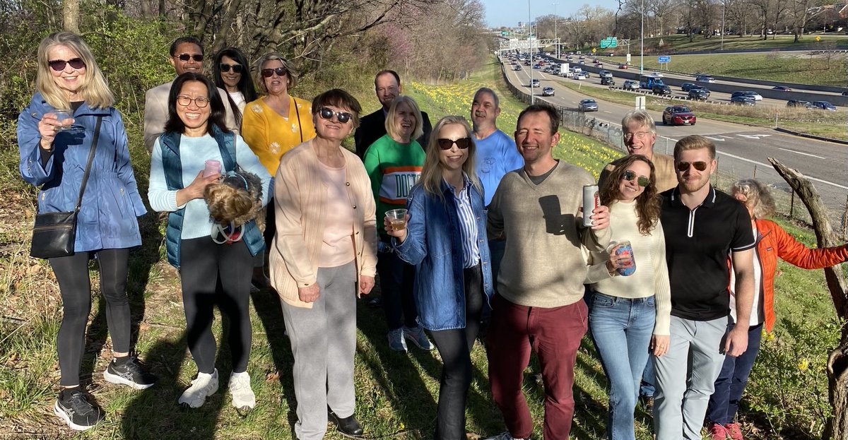 Had a fun reunion last night of our incredible team that put 10,000 daffodil and tulip bulbs on the hill in ⁦<a href="/ForestPark4Ever/">Forest Park Forever</a>⁩ that abuts the Skinker exit of Highway 64/40 westbound.  The daffodils are now at their peak so drive by to see the explosion of yellow.
