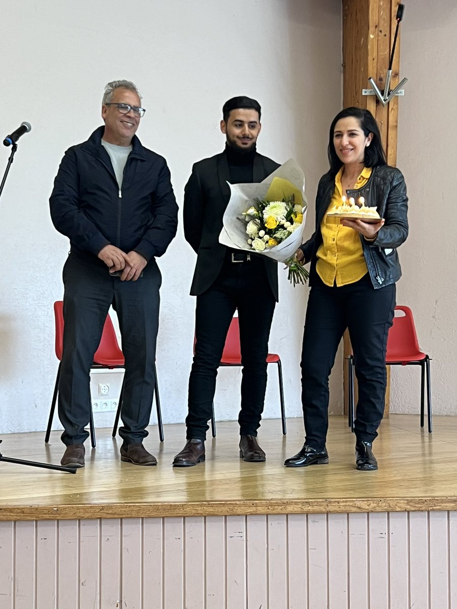 BeaBellamy85's tweet photo. Une très belle occasion ce matin de souhaiter un joyeux anniversaire à notre ministre @sarahelhairy lors d’une réunion passionnante sur le thème de la #cybersecurite #SREN organisée par @HorizonsJeunes 44 @Horizons_PDL @Horizons_AN @HorizonsLRSY @HorizonsLeParti https://t.co/jezwFqm1tH