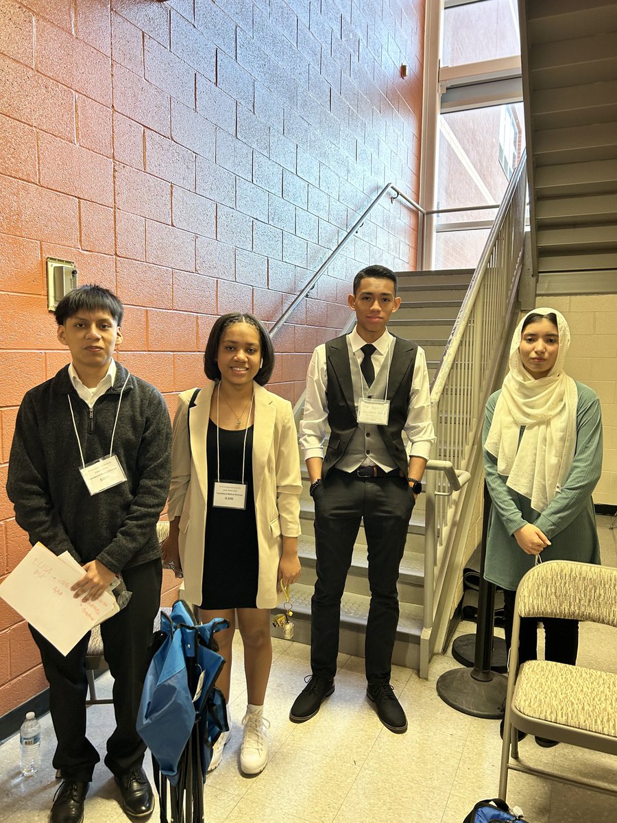 LAblaza2's tweet photo. ⁦@ihslapg⁩ students are ready to rock the 76th PG Science Area Fair. https://t.co/3jrQeUyYN5