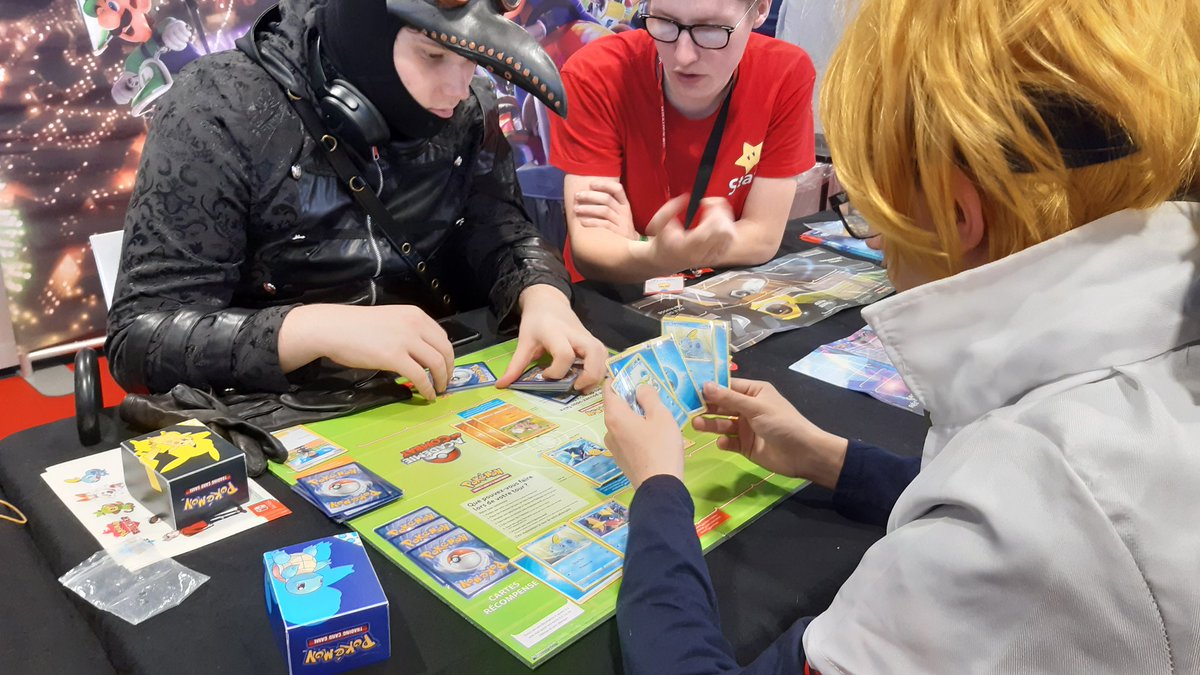 Cette année au #ParisManga, on vous propose des initiations au jeu de cartes #Pokémon, en plus de notre programme habituel. On se fait une partie @julienbardakoff ?