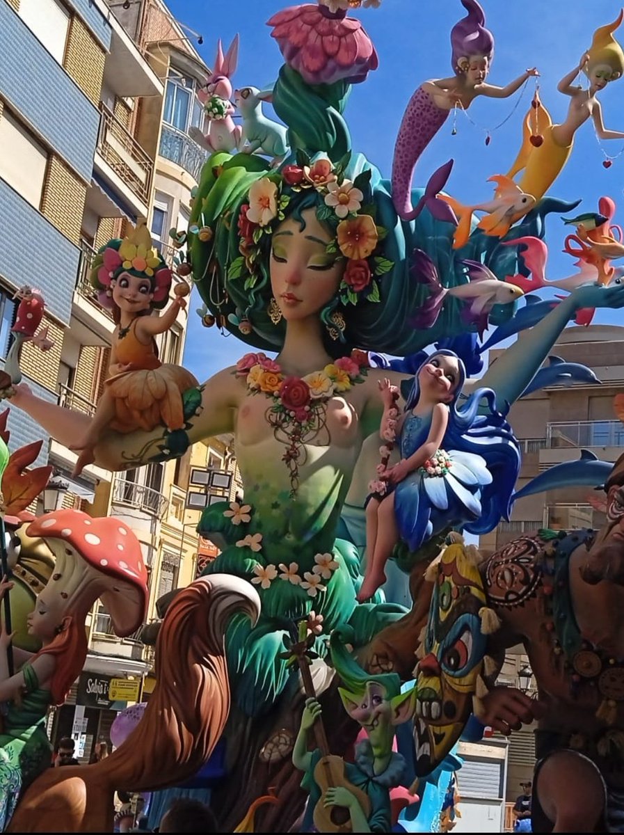 Targaryen88888's tweet photo. Maravillosa 👏❤️
#Falles24
#ValenciaEnFalles https://t.co/HUQyzHh8sx