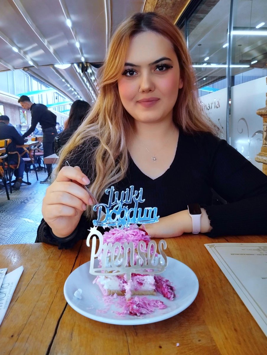 25 yaşımın ilk fotoğrafı... Dursun burada ☺️