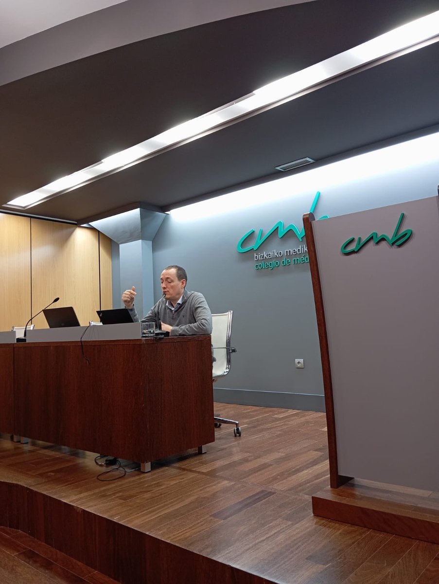 UveitisCruces's tweet photo. Hoy la Dra @MeriPiGa y el Dr @alex_fonollosa han participado en la reunión para niñ@s con enfermedades reumáticas; gracias a la @SERPE_ReuPed por la invitación! @OSIEECruces @SEIO_uveitis https://t.co/PxkQuMXFdI