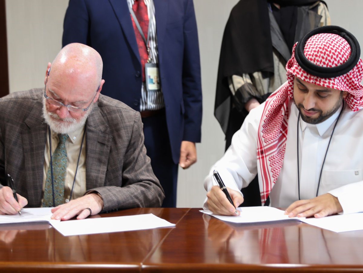 JHopkinsSaudi's tweet image. As #JHAH, we’re proud to announce our golden partnership with @SASEM2024. This collaboration marks a commitment to excellence, innovation, and community impact in healthcare. We’re setting new standards, inspiring progress, and fostering positive change. 
#PowerToEMpower #WeCare