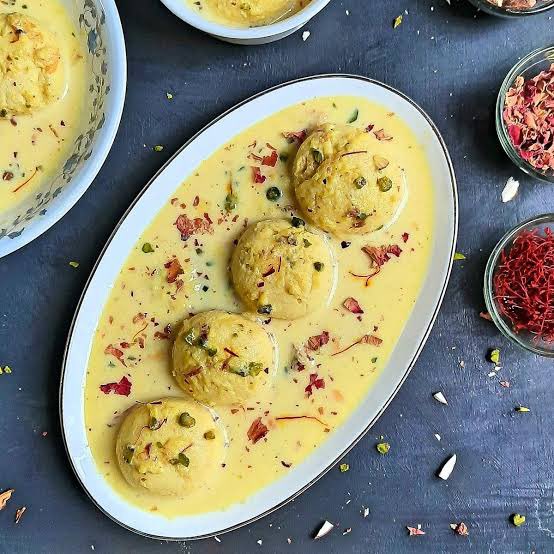 GrizzMiss's tweet photo. Rasmalai. The sloppiest of the slop. Truly a gross looking dish from West Bengal, home of some of the worst Indian cuisine….
Smh https://t.co/j9sDbEiVmm