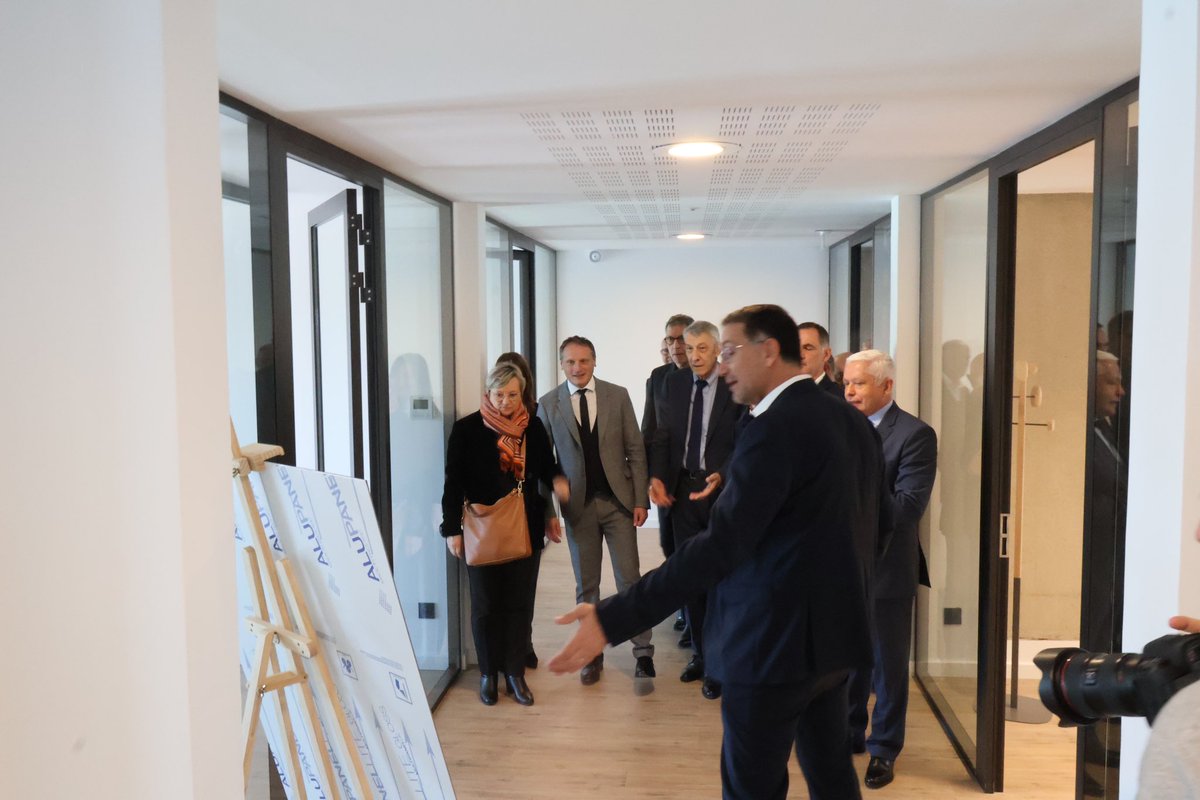Un novu locu dedicatu à l’ecunumia per u Circondu bastiacciu!

Heureux d’inaugurer aux côtés des élus, partenaires et équipes de la CAB impliqués dans ce projet, le Tiers lieu 𝗔𝗩𝗩𝗜𝗔̀-𝗔 𝗩𝗲𝗹𝗮. 

2000 m2 au service de l’innovation, des porteurs de projet et jeunes