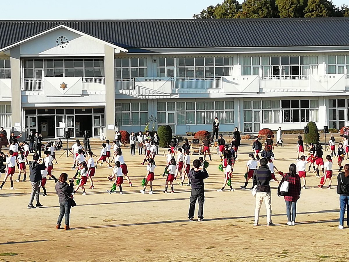 jiima's tweet photo. 2019年旭東小学校のイベントに生徒と���て参加していたお子さんが、見事高校に合格してお母さんと一緒に教科書を買いに来てくれました！親子で良い思い出のようでした。何か嬉しい(^^)。
このイベントの様子→https://t.co/1ZHH6dP4SN
#旭東小　#磯山純 https://t.co/0rH8Etdr0N