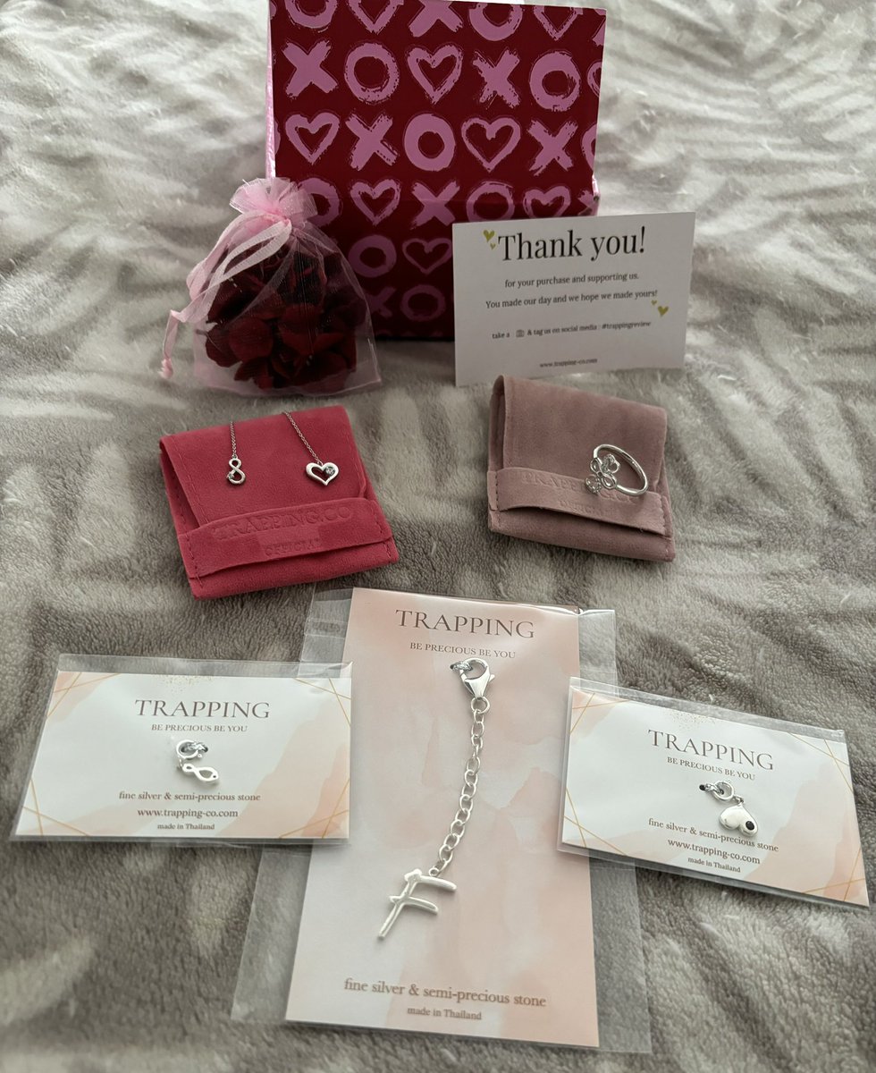 PtothaO's tweet photo. My order has arrived 🥰. Thank you very much @Trapping_co for collaborating with Freen and having her design this range of beautiful jewellery 💖♾️🐰🌷

#srchafreen #TrappingReview
#FREENxTRAPPING #BeMyValentineCollection
#TRAPPINGBeMyValentine #GIRLFREEN https://t.co/GENQv7haTD