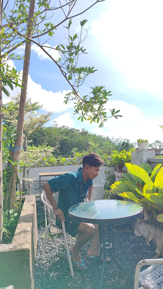 NdangBiru's tweet photo. Pasrah nang pengeran kunci utama, lek kunci kedua kunci serep jenenge mwah. https://t.co/8gsSp9yCco