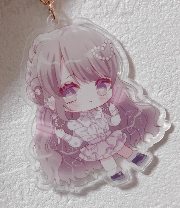 アクキー届きました!!ピンク系でどっちも最強かわいいです 