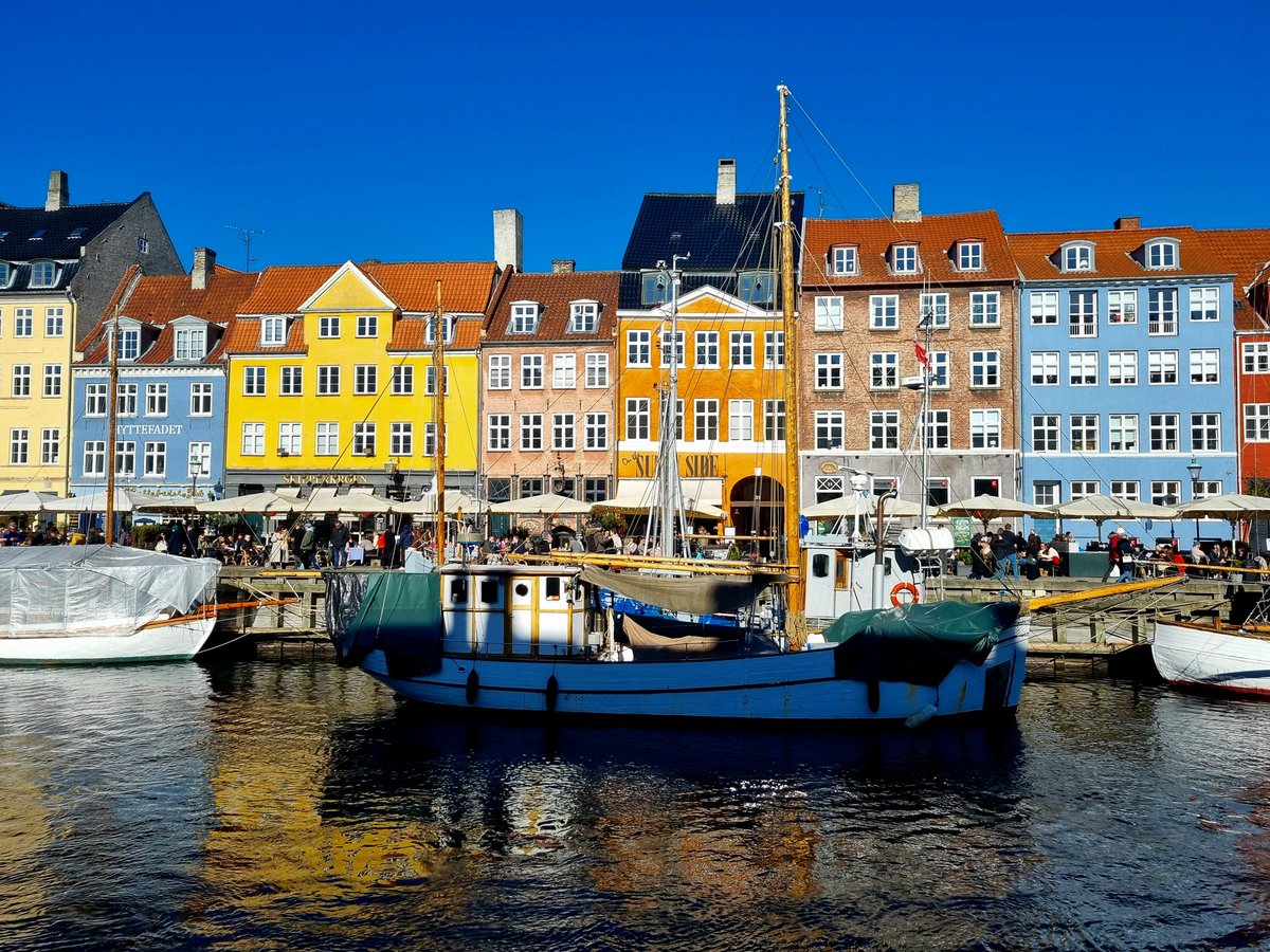 A riot of colour at the canal side - the amazing Nyhavn in Copenhagen - happy weekend friends #StormHour #photography #photooftheday #landscape #landscapephotography #friends #ThePhotoHour #beautiful