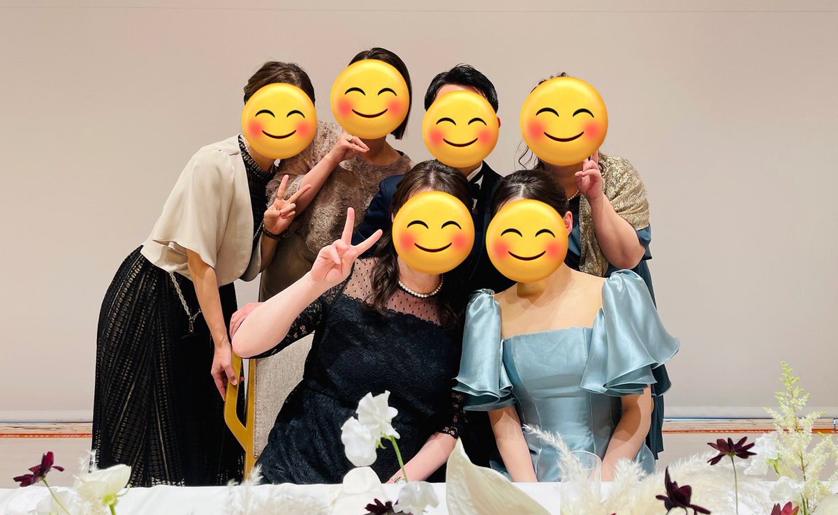 FAITH_WITHOUT_'s tweet photo. 不思議です。
元部下の結婚式。
予想通りチャペルに入場した瞬間から涙腺は崩壊でした😭

嬉しくて楽しくて感動して…
本当におめでとう！！

披露宴ではお酒も進むのですが、気がつけば何故か私が新郎席に座ってました🙄
不思議です…🥂

#企業公式がお疲れ様を言い合う https://t.co/LMxlLbsJYe