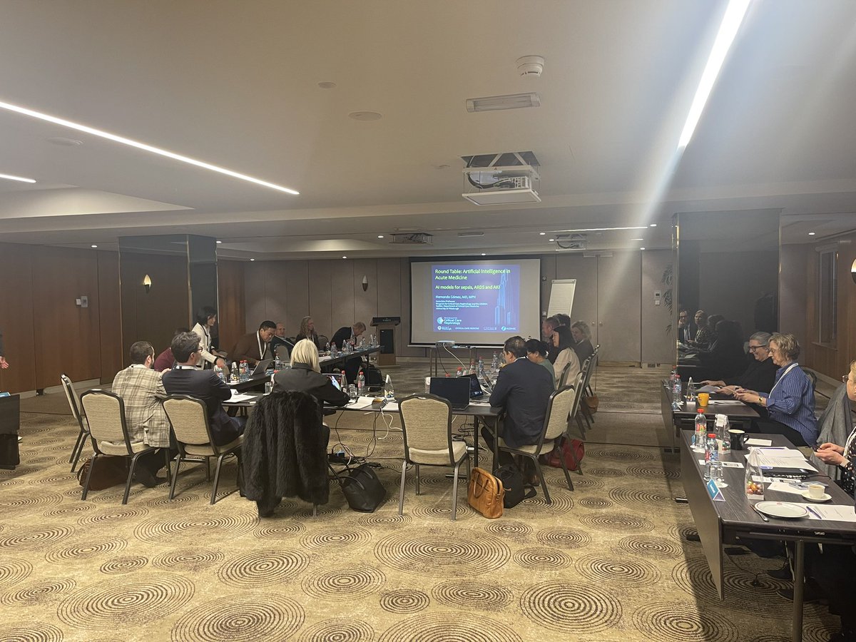 Like 5 years ago … back into a fantastic Round Table on AI in acute medicine before ISICEM #ISICEM in Brussels